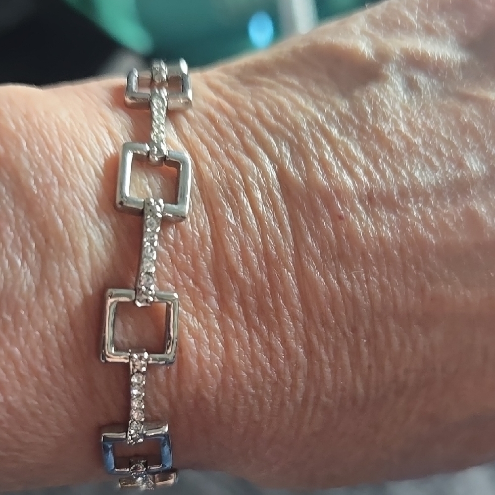 Elegant Silver Bracelet with Square Links